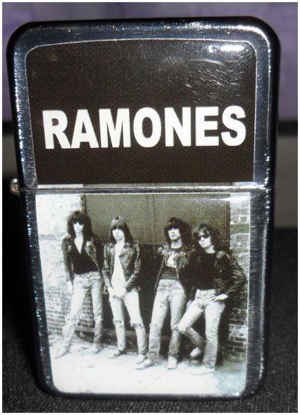Isqueiro Ramones
